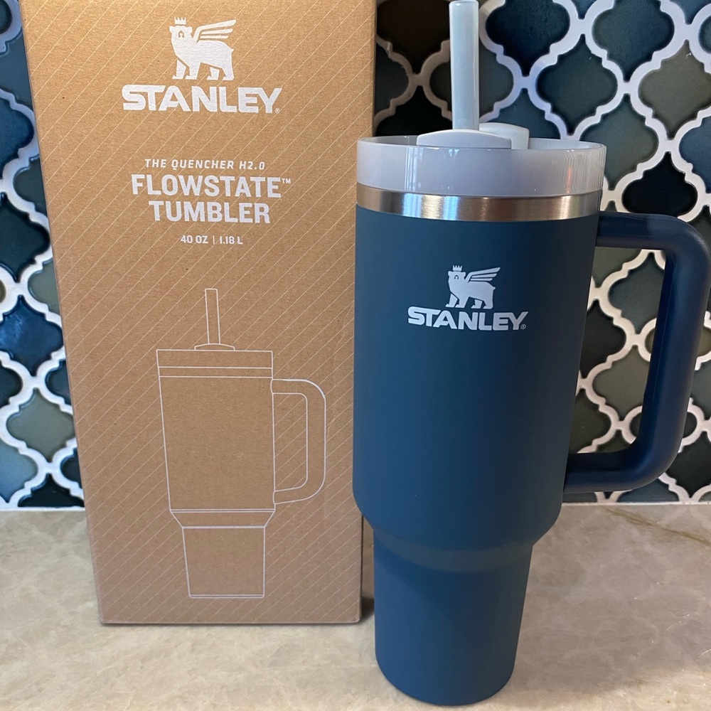 The Quencher H2.0 FlowState™ Tumbler (Soft Matte) | 40 OZ Stormy Sea